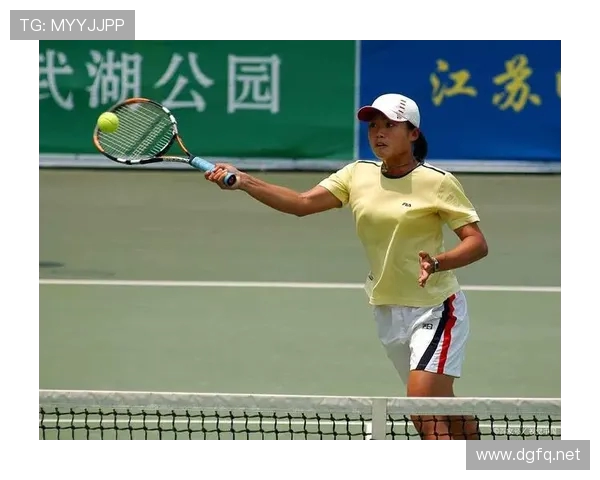 网球运动的魅力与挑战：从基础技术到职业赛事的全面剖析